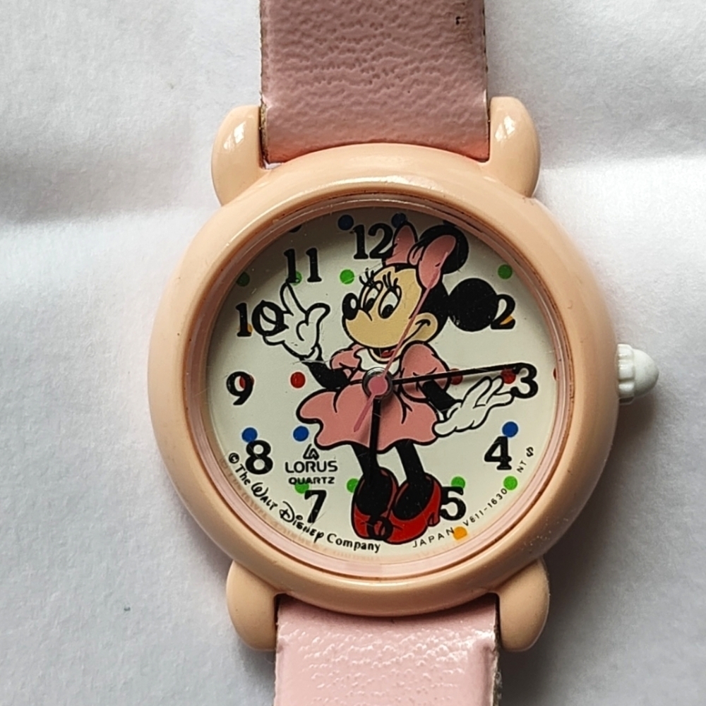VINTAGE LORUS Quartz Minnie Mouse Watch Disney company Japan